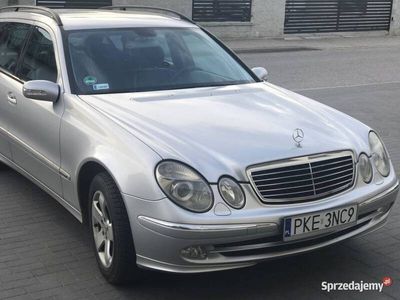 Używany 2004 Mercedes E320 | 30 000 zł