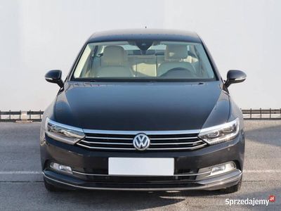 Używany VW Passat 2018 Czarny Sedan/Limuzyna
