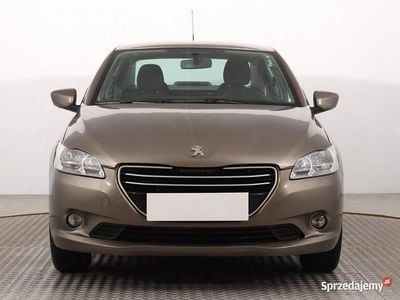 Używany Peugeot 301 72 KM (52 kW) 2014 Szary Sedan/Limuzyna