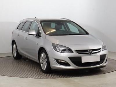 Używany Opel Astra 110 KM (80 kW) 2014 Srebrny Kombi