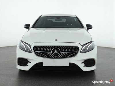 Mercedes E200