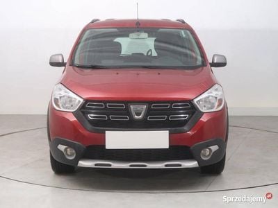 Używany Dacia Lodgy 2021 Bordowy Minivan