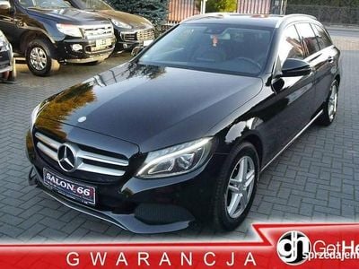 Używany Mercedes C180 156 KM (114 kW) 2016 Czarny (metalik, perła) Kombi