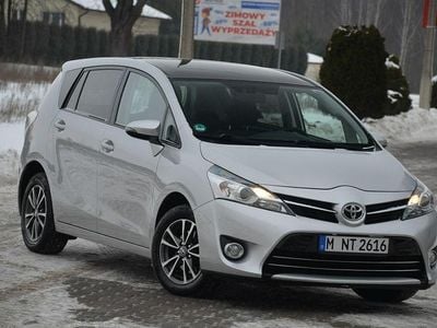 Srebrny Używany 2013 Toyota Verso Minivan | 38 900 zł (Uczciwa cena)
