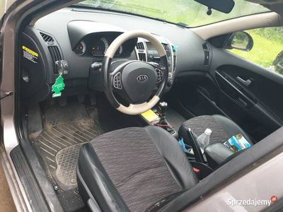 używany Kia Ceed Cee'd 1.6 CRDI 115 KM 2007 Ciężarowy. Comfort plus.