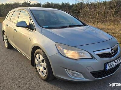Szary Używany 2011 Opel Astra Kombi | 12 900 zł
