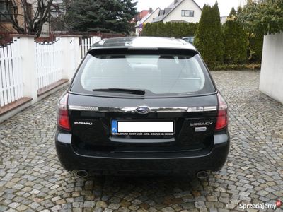 Czarny Używany 2008 Subaru Legacy Kombi | 30 000 zł