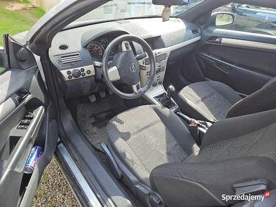 Używany Opel Astra Cabriolet 2007 Srebrny Kabriolet
