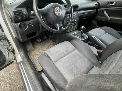 Używany VW Passat 2004 Srebrny Kombi