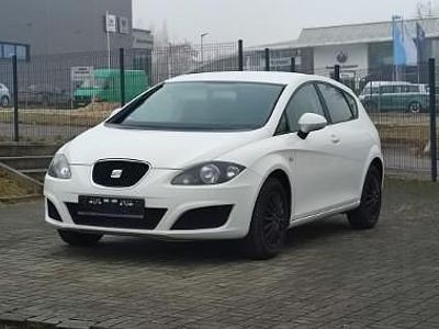Używany Seat Leon Reference 86 KM (63 kW) 2010 Biały Hatchback