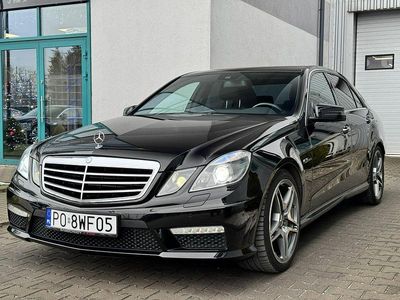 Czarny (metalik) Używany 2011 Mercedes E63 AMG AMG Sedan/Limuzyna | 188 000 zł