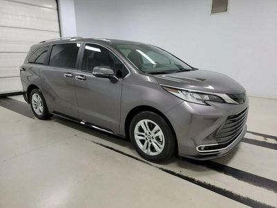 używany Toyota Sienna XLE 2023 7-os.