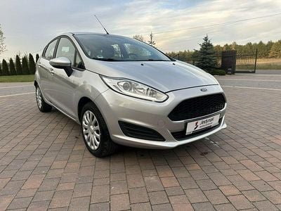 Srebrny (metalik) Używany 2016 Ford Fiesta Hatchback | 25 800 zł (Uczciwa cena)