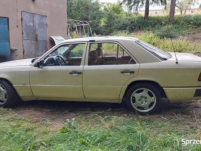 Brązowobeżowy Używany 1991 Mercedes 200 Sedan/Limuzyna | 9800 zł