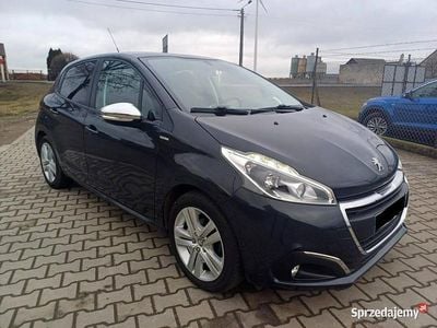 Używany Peugeot 208 82 KM (60 kW) 2017 Inny kolor Hatchback
