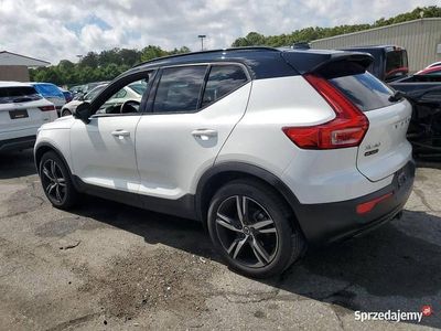 Biały Używany 2020 Volvo XC40 R-Design SUV | 76 600 zł