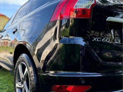 Czarny Używany 2015 Volvo XC60 SUV | 79 000 zł (Drogi)