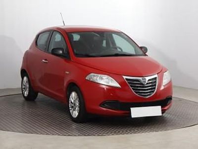 Czerwony Używany 2013 Lancia Ypsilon Hatchback | 17 499 zł