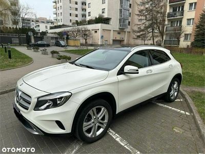 używany Mercedes GLA250 4-Matic niski przebieg super stan