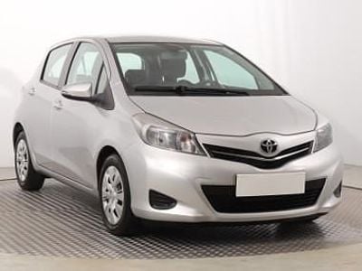 Srebrny Używany 2014 Toyota Yaris Hatchback | 30 499 zł (Uczciwa cena)