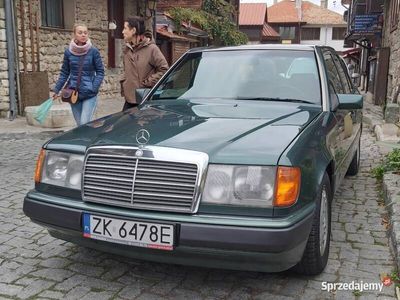 używany Mercedes E230 W124bardzo zadbany bez rdzy. Oryg.przebieg