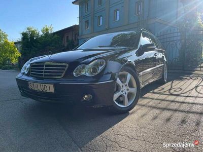 używany Mercedes C350 4MATIC