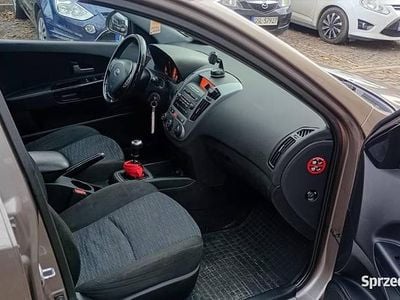 Beżowy Używany 2007 Kia Ceed Hatchback | 14 500 zł