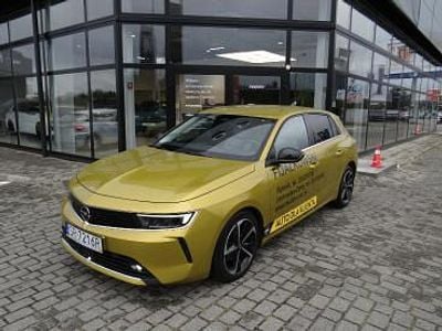 Złoty Używany 2022 Opel Astra Elegance | 78 900 zł