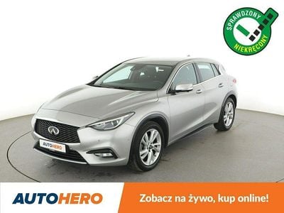 Srebrny Używany 2016 Infiniti Q30 Premium Hatchback | 44 100 zł