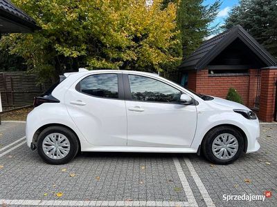 używany Toyota Yaris 1.0 benzyna 72KM 2021 rok Przebieg: 21000km krajowy