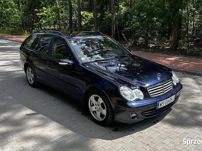 Używany Mercedes C180 143 KM (105 kW) 2005 Granatowy Kombi