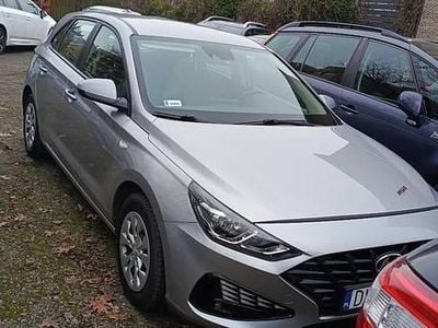Srebrny Używany 2021 Hyundai i30 Classic Hatchback | 46 700 zł (Dobra cena)