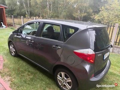 Szary Używany 2013 Toyota Verso-S Minivan | 26 900 zł