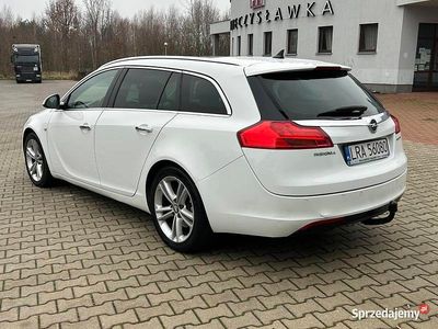 Biały Używany 2010 Opel Insignia Cosmo Kombi | 19 900 zł (Dość drogi)