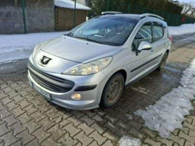Używany Peugeot 207 90 KM (66 kW) 2008 Srebrny Kombi