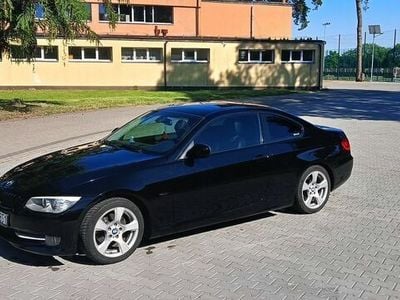 Czarny Używany 2011 BMW 320 Coupe | 33 999 zł (Drogi)