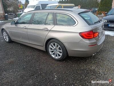 Beżowy Używany 2010 BMW 525 Kombi | 35 900 zł (Uczciwa cena)