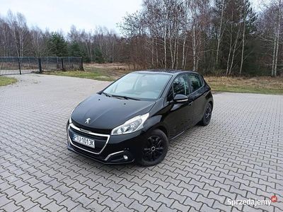 Czarny Używany 2016 Peugeot 208 Hatchback | 23 900 zł (Uczciwa cena)