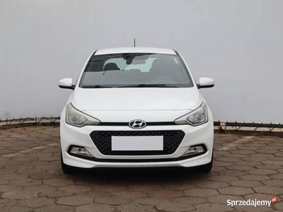 Używany Hyundai i20 2017 Biały Hatchback