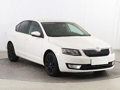 Biały Używany 2016 Skoda Octavia Hatchback | 30 999 zł (Dobra cena)