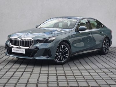Używany BMW 520 Shadowline 197 KM (144 kW) 2024 Zielony cape york metalizowany Sedan/Limuzyna