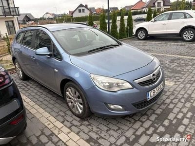 Używany Opel Astra 2010 Niebieski Kombi