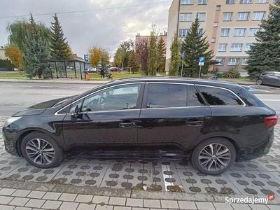 Używany Toyota Avensis 147 KM (108 kW) 2017 Kombi
