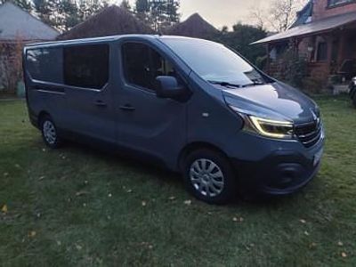 używany Renault Trafic III Brygadówka Long 6 osób FVAT