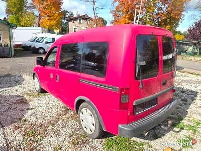 Używany Opel Combo 101 KM (74 kW) 2009 Minivan
