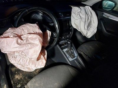 Czarny Używany 2014 Skoda Octavia Kombi | 9500 zł