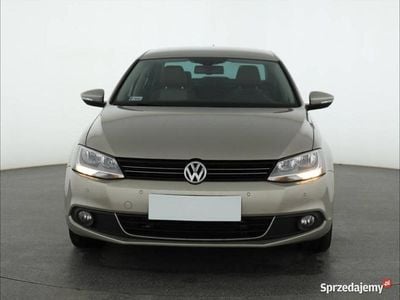 Używany VW Jetta 160 KM (117 kW) 2014 Beżowy Sedan/Limuzyna