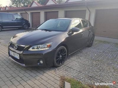 Lexus CT200h