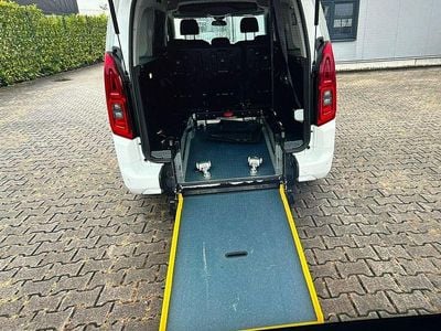 Biały Używany 2021 Opel Combo Minivan | 128 900 zł