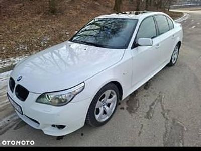 Biały Używany 2007 BMW 525 Sport Line Sedan/Limuzyna | 17 000 zł